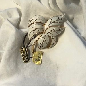 Vintage CROWN TRAFARI  Brooch.